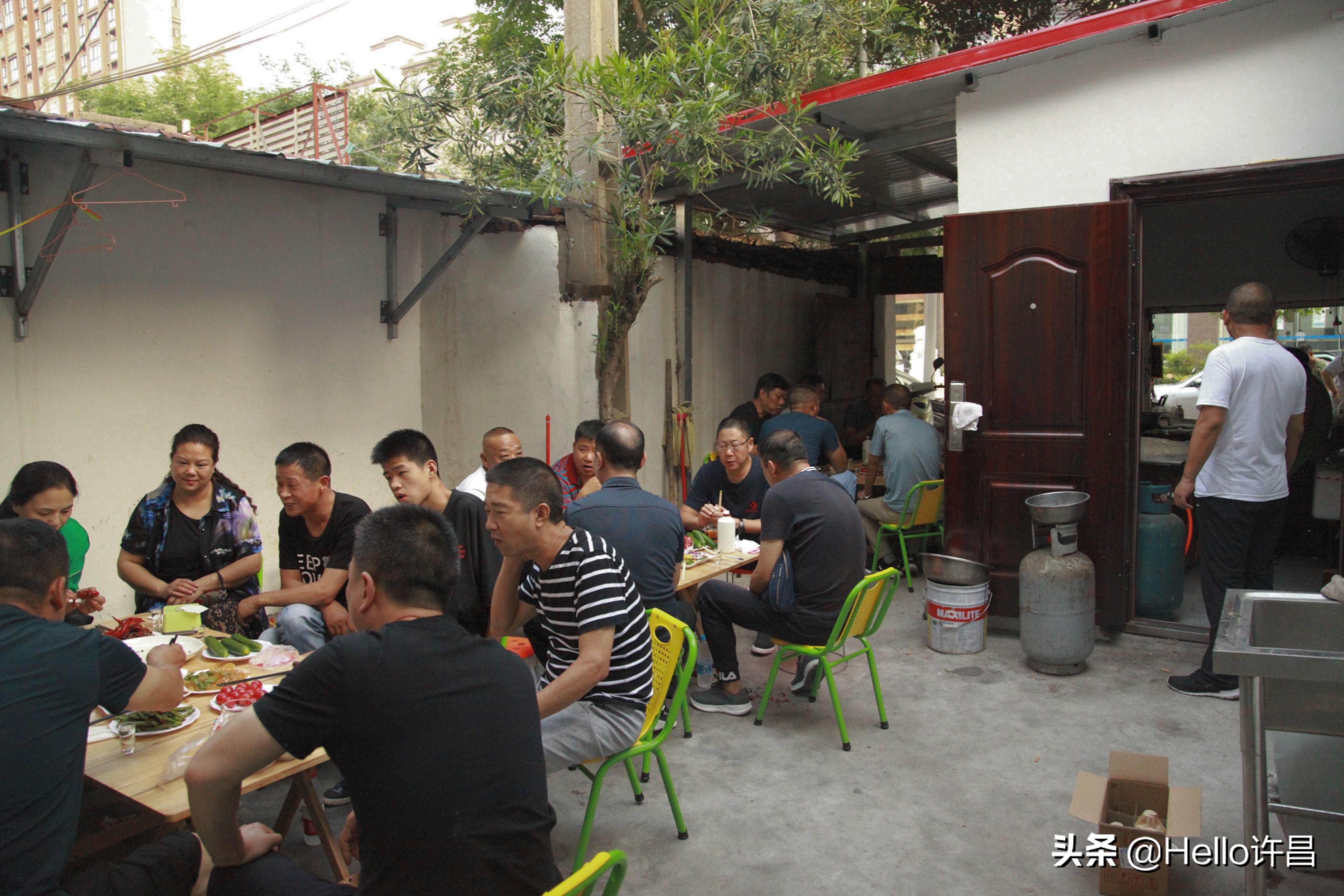 探索小巷隐秘宝藏，特色小店最新照片的故事