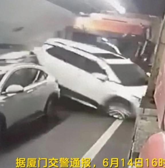 最新车祸视频背后的力量，变化引发自信与成就感之思考